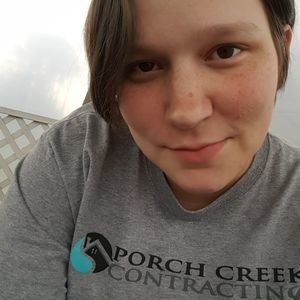 Meet your Posher, Caitlain